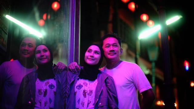 Jarang Tersorot, Ini 6 Momen Romantis Zaskia Adya Mecca dan Hanung Bramantyo