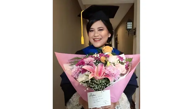 6 Momen Wisuda Kahiyang Ayu Lulus S2 di IPB dan Raih IPK 3,90