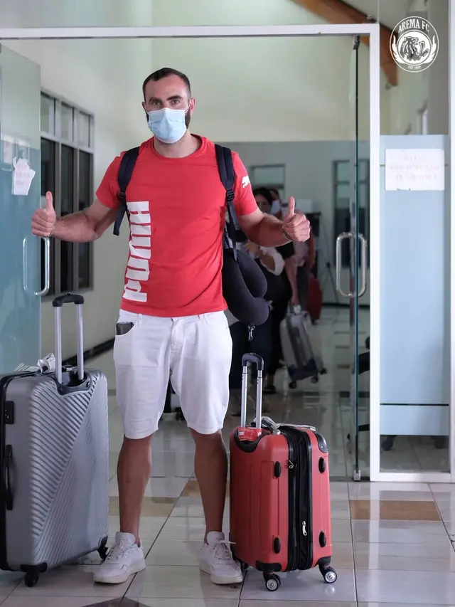 6 Potret Sergio Silva Resmi Latihan dengan Arema FC, Ikut Perkuat di BRI Liga 1