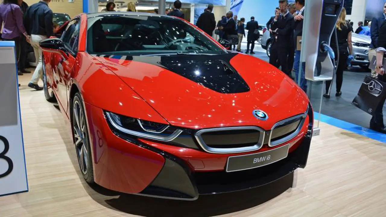 Versi Baru BMW i8 Makin Bertenaga