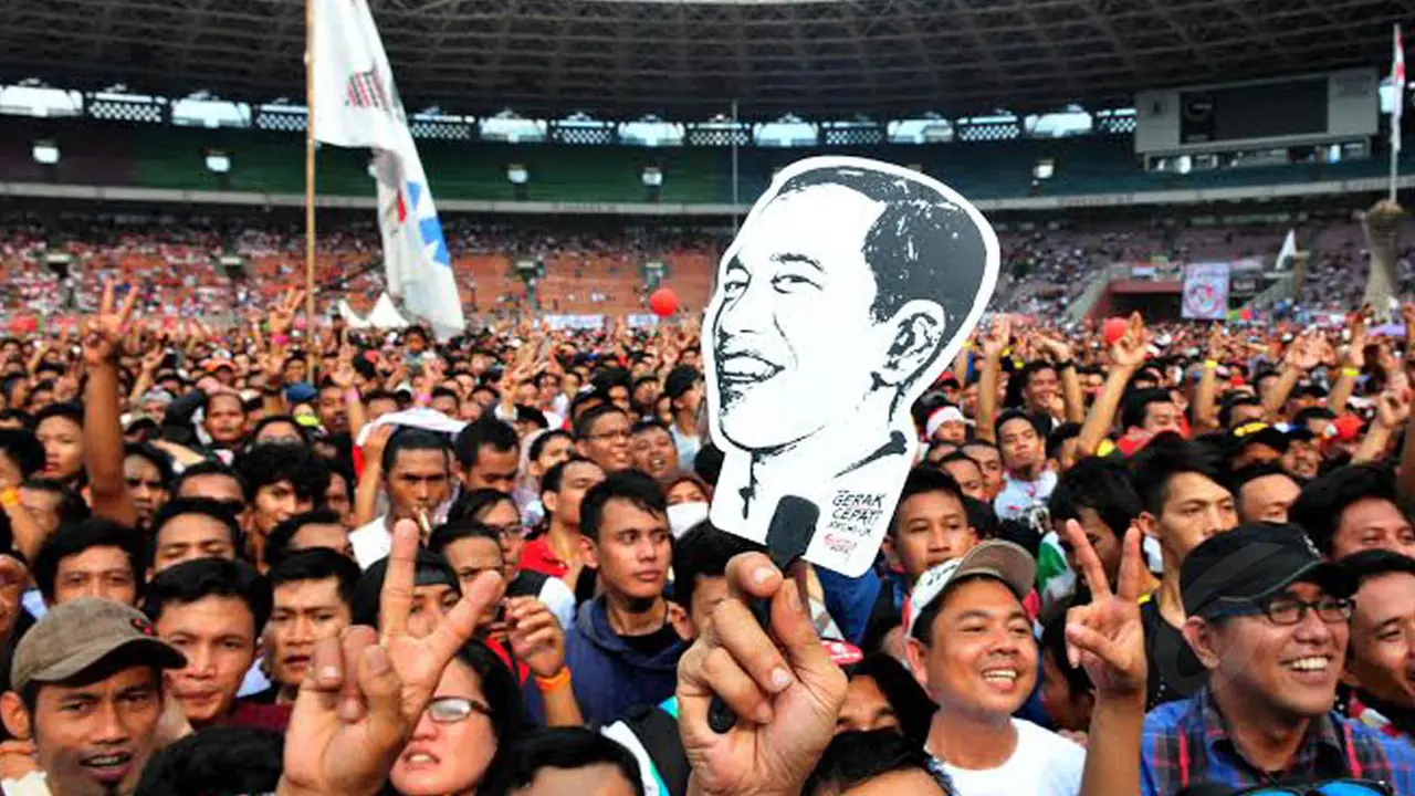 Jokowi Ngabuburit Bareng Ratusan Ribu Pendukung 