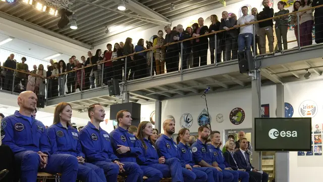 Upacara wisuda calon astronot Angkatan 2022 di European Astronaut Center di Cologne, Jerman, Senin 22 April 2024. (AP/Martin Meissner)