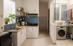 7 Contoh Dapur Kecil Dekat Area Cuci Jemur yang Tidak Becek, Solusi Hunian Modern