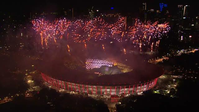 Berita video momen pertunjukan yang fantastis dan gemerlap di Stadion Utama Gelora Bung Karno (SUGBK) saat pembukaan Asian Games 2018 dengan lagu "Bright As The Sun".