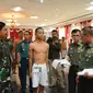 Capratar Akmil asal Purbalingga, anak seorang tukang bubur keliling, Imron Ichwani saat bertemu dengan Panglima TNI. ( Foto: Liputan6.com/Dinkominfo PBG/Muhamad Ridlo).