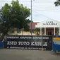 Rumah Sakit Umum Daerah (RSUD) Toto Kabila, Kabupaten Bone Bolango (Bonebol) ditutup, setelah 14 nakes terkonfirmasi positif Covid-19. (Foto: Liputan6.com/Arfandi Ibrahim)
