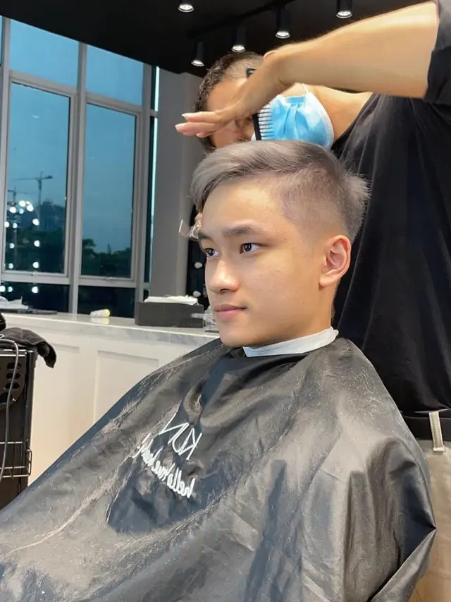 6 Potret Terbaru Azka Corbuzier Usai Ganti Gaya Rambut, Makin Macho