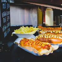 Kebanyakan kolesterol tinggi disebabkan karena makanan yang kita konsumsi sehari-hari. (unsplash.com/@callmehangry)
