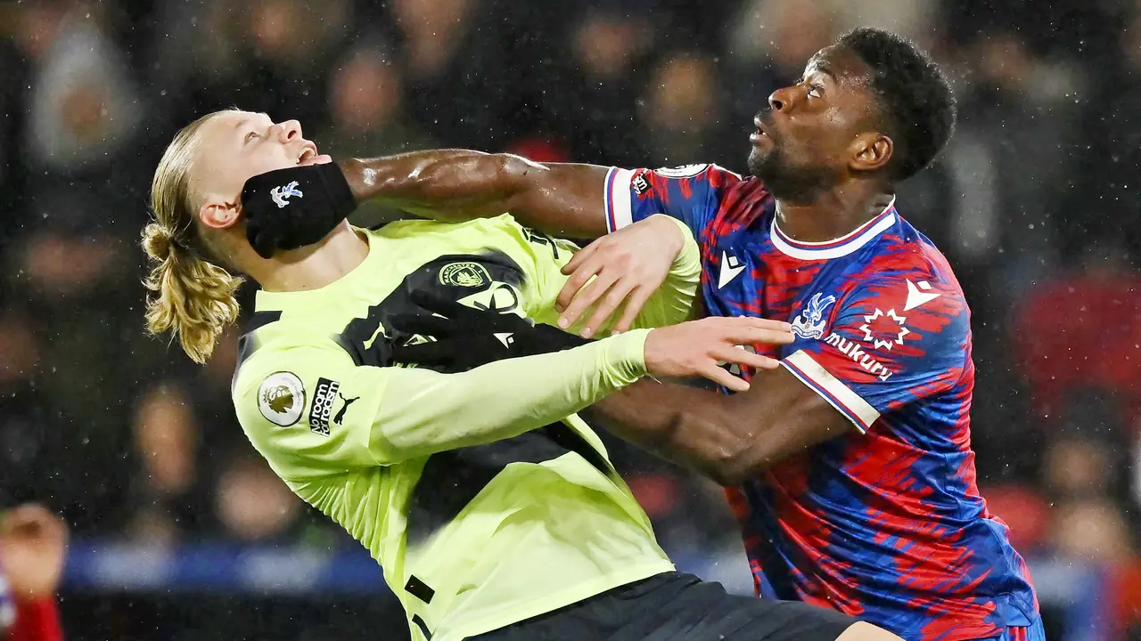 Foto: 5 Bek Sepadan yang Layak Gantikan Harry Maguire di MU