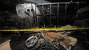 Restoran Bakmi Gondangdia di Jalan RP Soeroso, Gondangdia, Jakarta Pusat, terbakar Kamis malam (4/12/2014). (Liputan6.com/Helmi Fithriansyah)