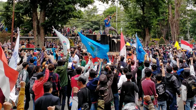 Demo Buruh di Gedung Sate