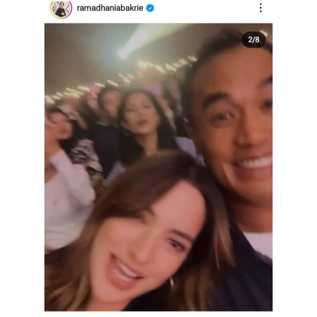 Nia Ramadhani nonton konser MLTR di Jakarta (Foto: Instagram @ramadhaniabakrie)