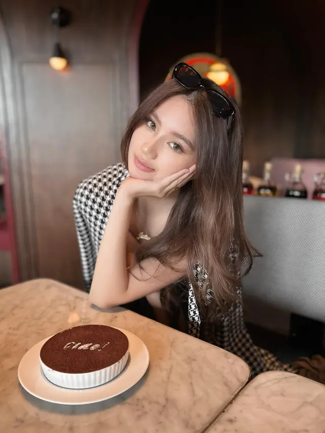 Sudah Tidak Jomblo, Ini 7 Potret Kekasih Melvin Tenggara Crazy Rich Surabaya