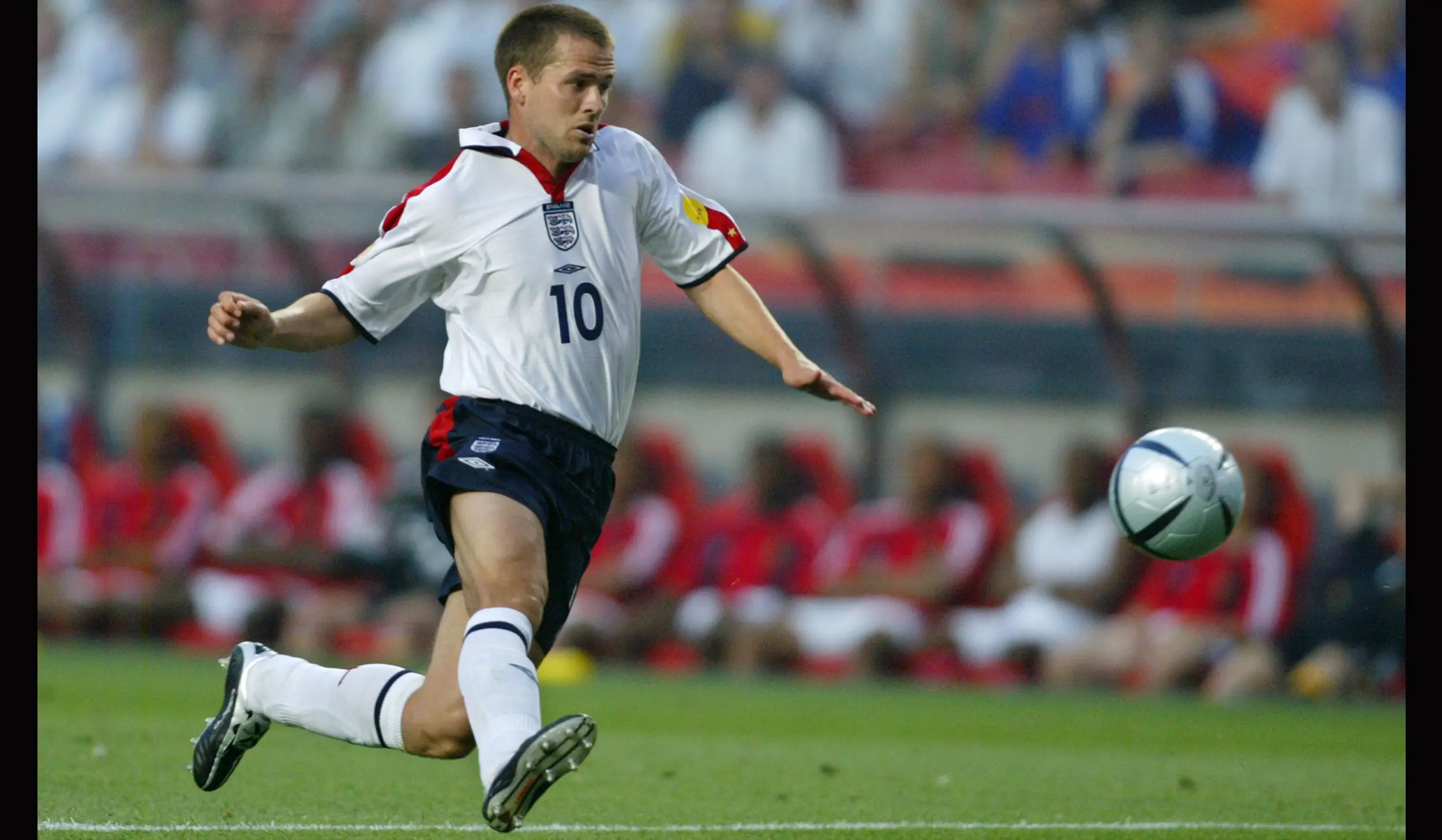 Michael Owen jadi pahlawan kemenangan Timnas Inggris atas Jerman pada laga di Munich, 2001. (AFP/Adrian Dennis)