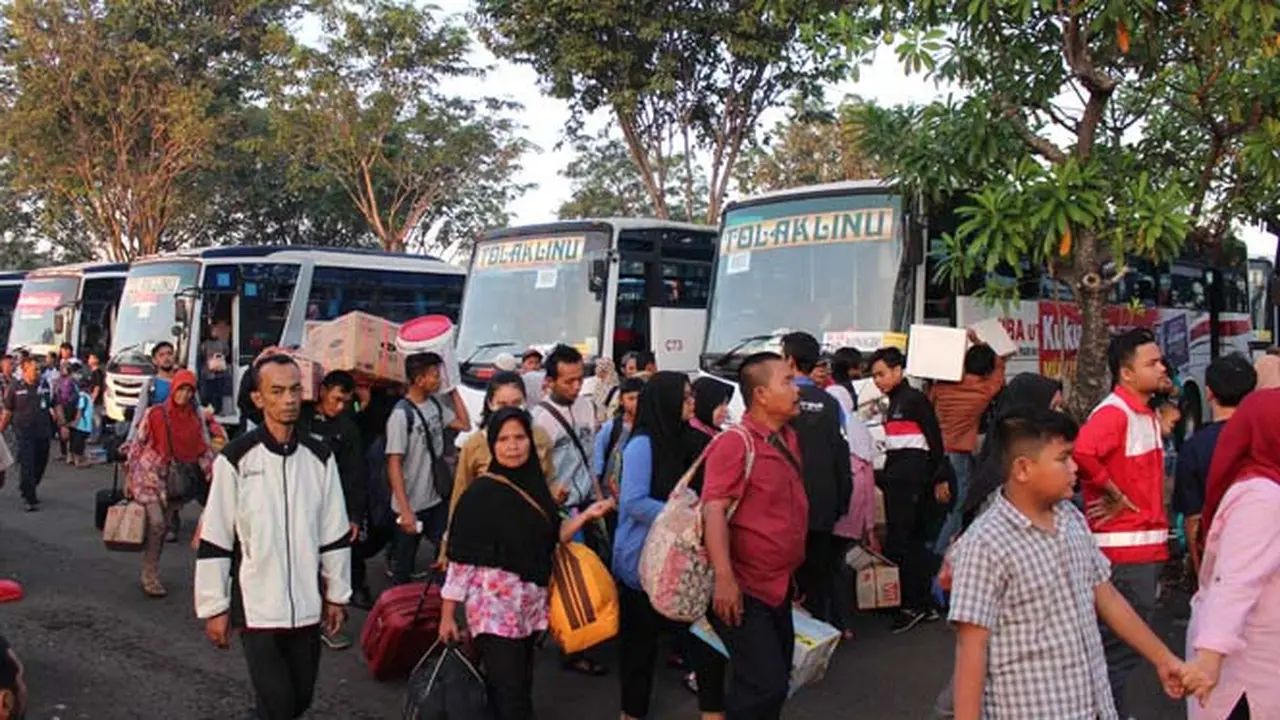 Beginilah Suasana Mudik Gratis 15 Ribu Pedagang Jamu Sido Muncul