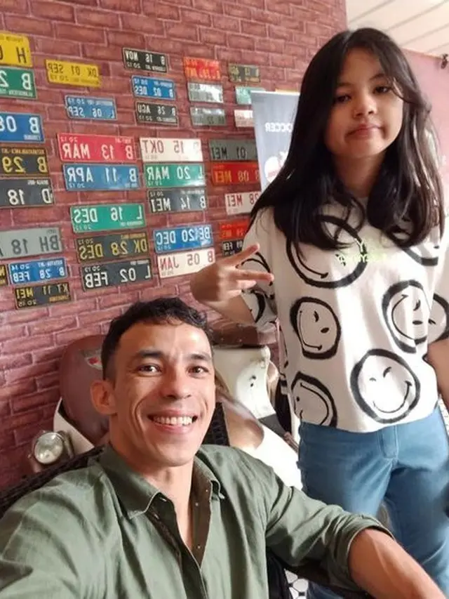 6 Potret Attila Syach Bersama Anaknya, Buah Hati Diculik Saat di Kolam Renang