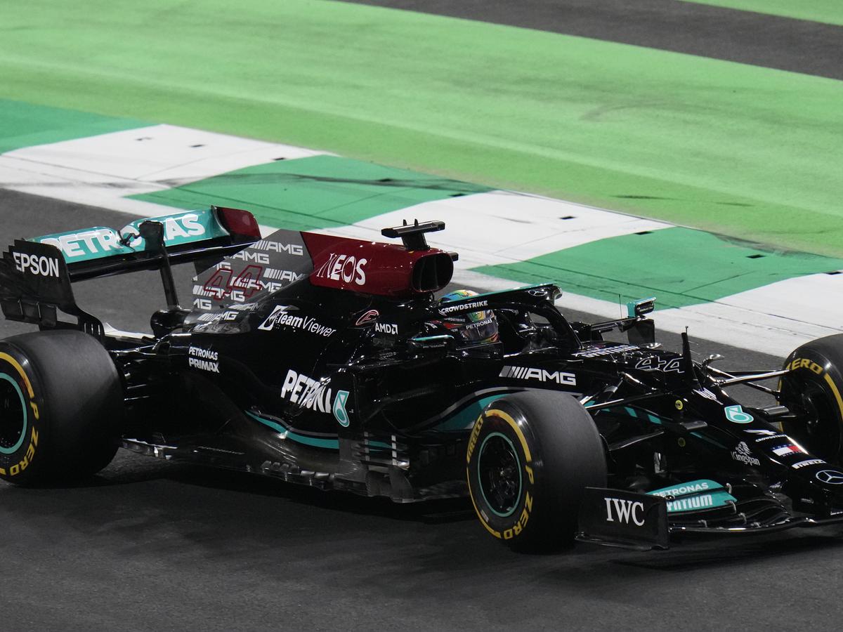 Hasil Fp3 F1 Gp Abu Dhabi Lewis Hamilton Kalahkan Max Verstappen Pada Latihan Bebas Terakhir Musim 2021 Ragam Bola Com