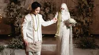 6 Momen Akad Nikah Fiki Naki dan Tinandrose, Khidmat dengan Dekorasi Serba Putih