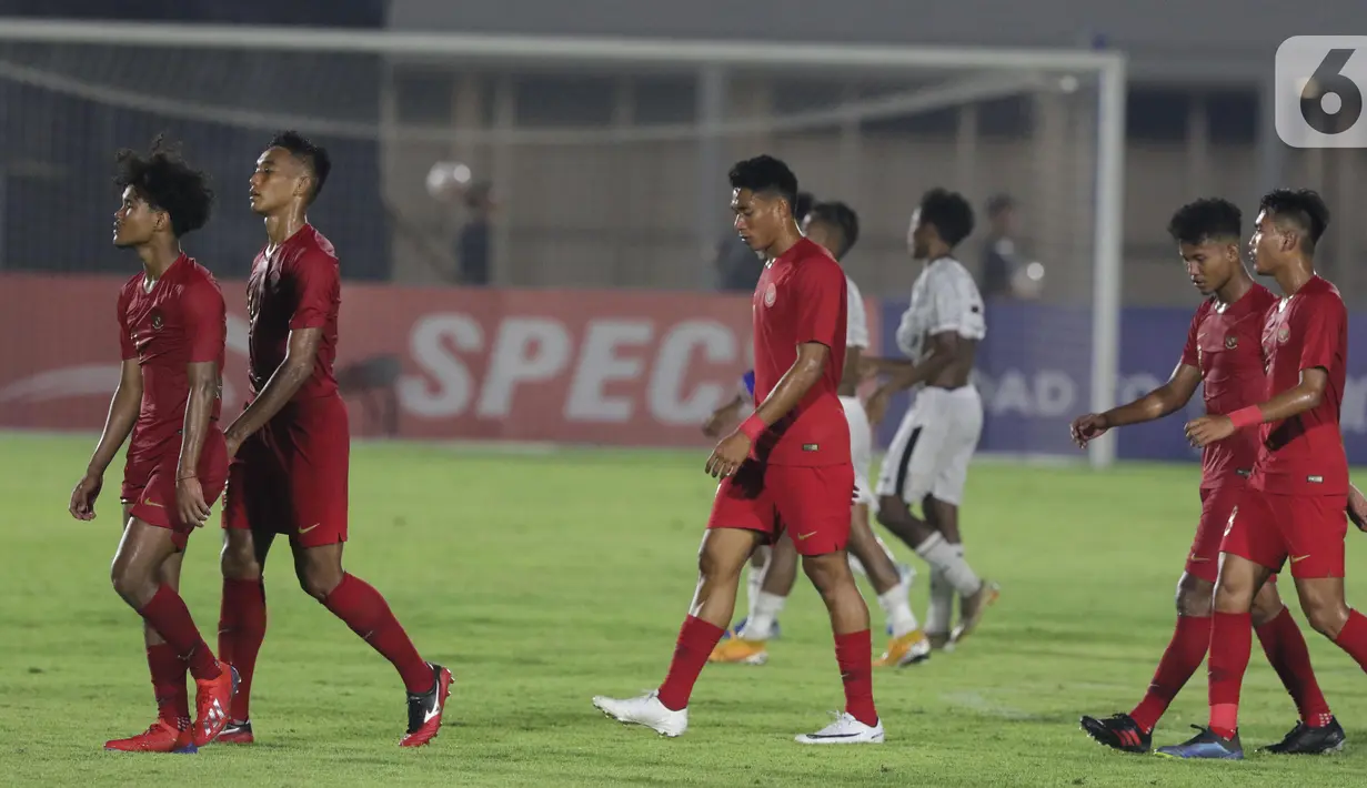 Pemain Timnas Indonesia U-19 usai melawan Timor Leste pada laga kualifikasi Grup K Piala AFC U-19 2020 di Stadion Madya Gelora Bung Karno, Jakarta, Rabu (6/11/2019). Indonesia unggul 3-1. (Liputan6.com/Helmi Fithriansyah)