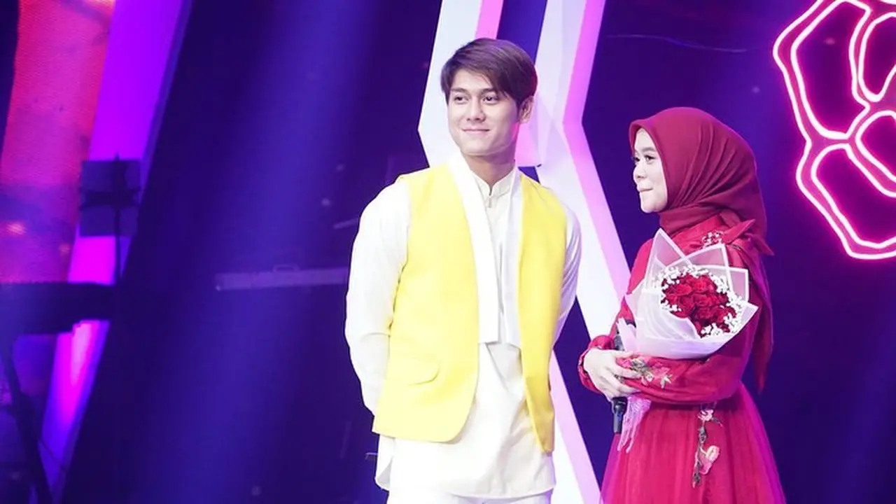 6 Potret Manis Lesty Kejora dan Rizky Billar di Konser Hijrah Cinta, Makin Dekat