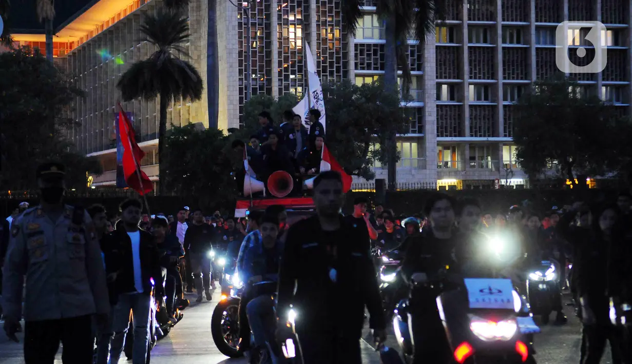 Tragedi Trisakti 12 Mei 1998 adalah peristiwa penembakan terhadap empat mahasiswa Trisakti saat demonstrasi menuntut Soeharto turun dari jabatan Presiden Republik Indonesia. (merdeka.com/Imam Buhori)