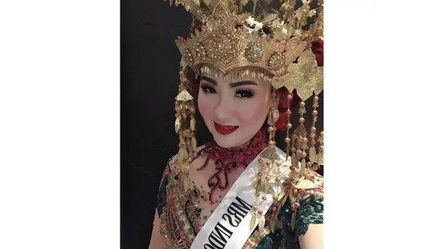 Berseteru dengan Nikita Mirzani, Ini 6 Potret Poppy Kelly Finalis Miss Indonesia 2005