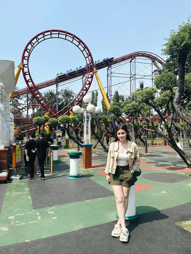 8 Potret Rinoa Aurora Senduk Tampil dengan Gaya Kasual Ini Curi Perhatian
