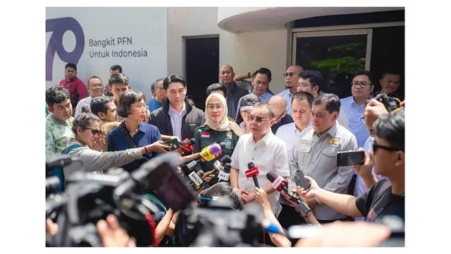 6 Potret Ifan Seventeen Didatangi Komisi VI DPR di Kantor PFN, Inspeksi Mendadak
