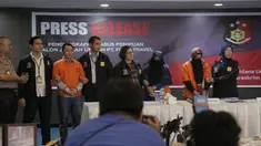 Kasus penipuan First Travel menghebohkan publik. Mantan karyawan First Travel membeberkan kebobrokan di balik perusahaan jasa travel umrah.