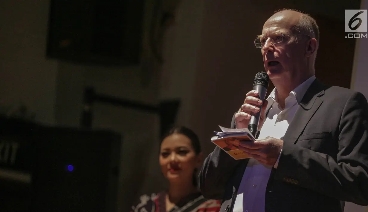 Direktur Goethe-Institut Stefan Dreyer memberi keterangan jelang penyelenggaraaan Europe on Screen (EOS) di Goethe-Institut Jakarta, Selasa (2/4). Europe on Screen ke-19 akan menghadirkan 101 film kontemporer dari 27 negara. (Liputan6.com/Faizal Fanani)