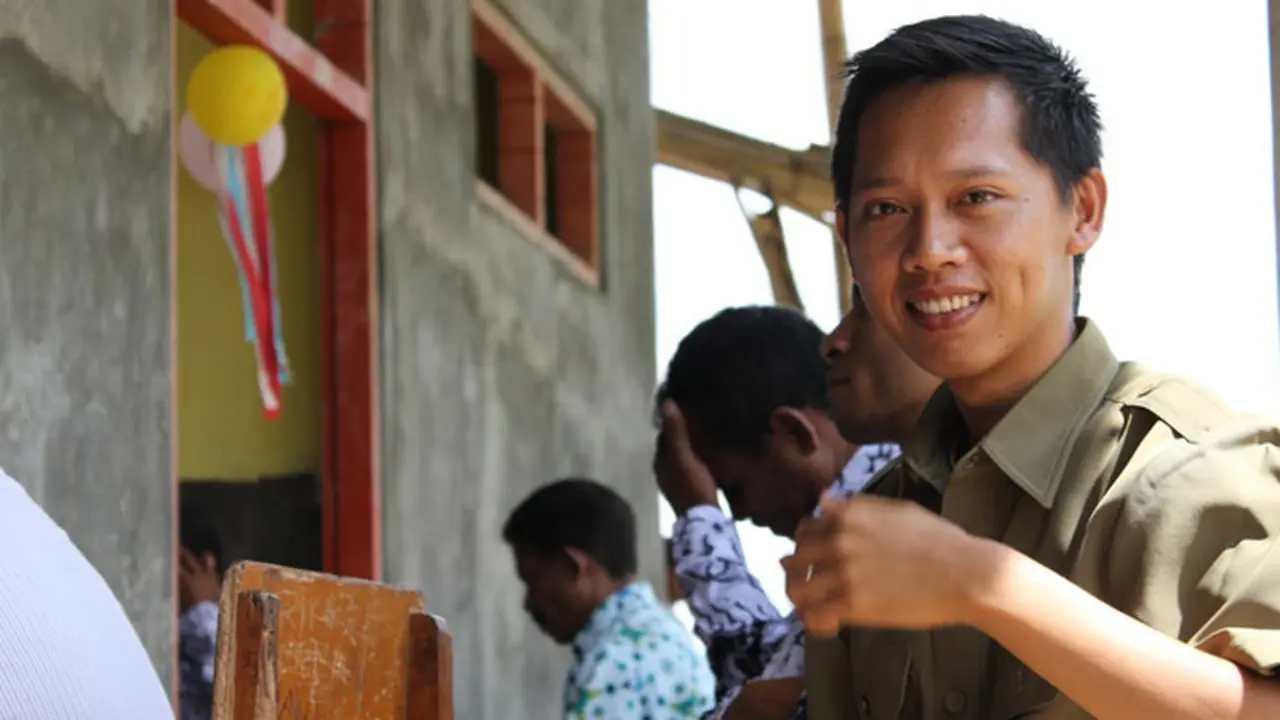 Cerita Guru yang Mengabdi di Pelosok Negeri