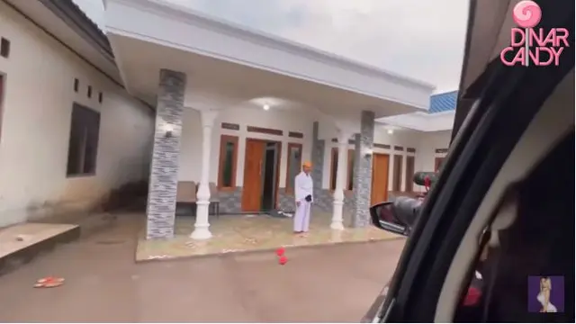 6 Potret Rumah Dinar Candy di Kampung Halaman, Sederhana dan Lewati Jalan Sempit