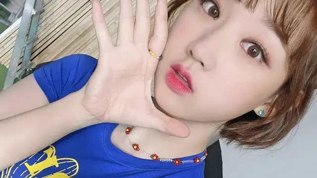 Potret Jiyoon yang Keluar dari Grup Weeekly Akibat Gangguan Kecemasan, credit: @_weeekly