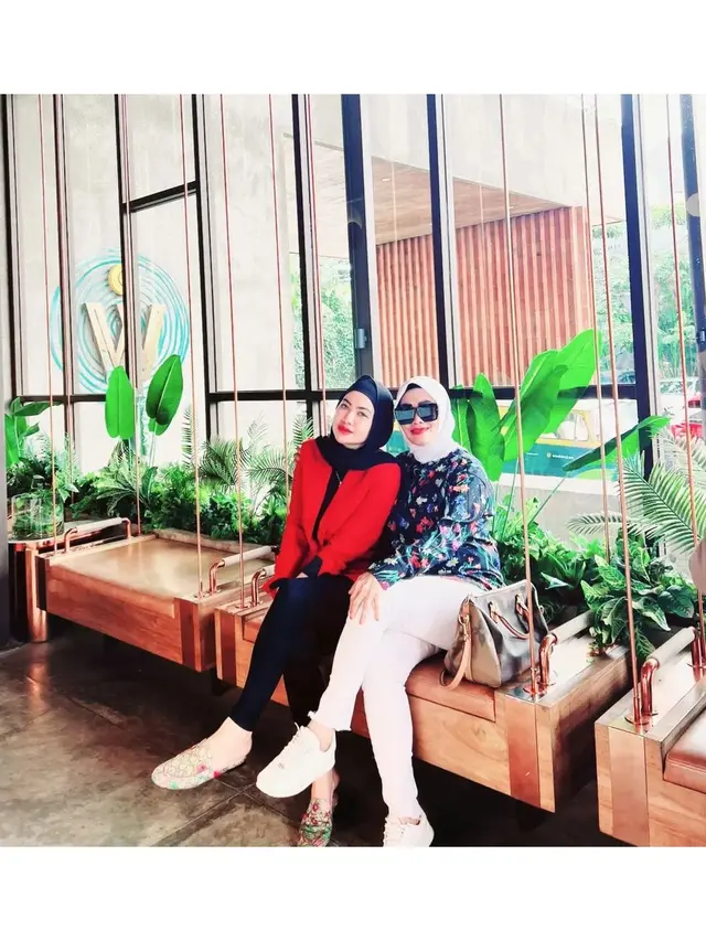 6 Potret Terbaru Ibunda Julia Perez, Alami Perdarahan Otak karena Ditabrak Motor