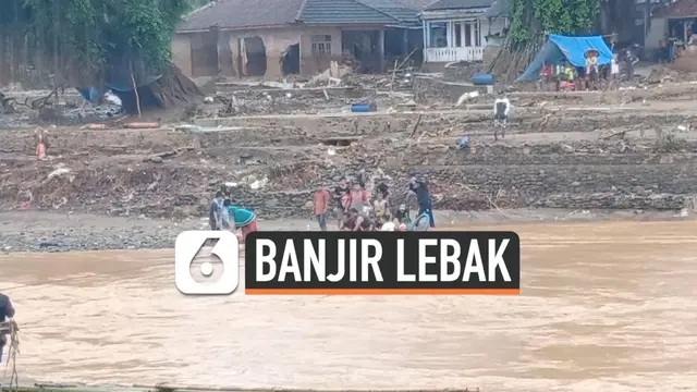 VIDEO: Terisolir, Warga Lebak Nekat Seberangi Sungai