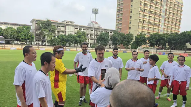 Keseruan Raul bersama fans di Jakarta