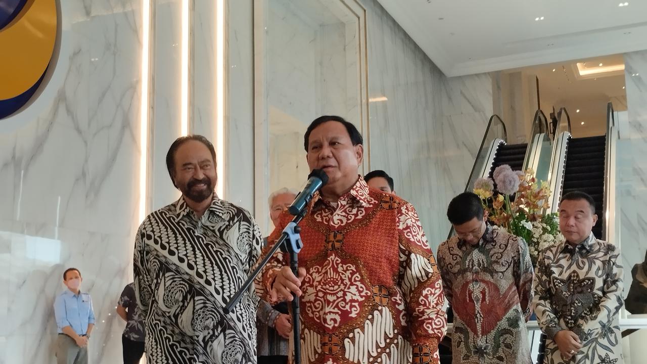 Ketua Umum Partai Gerindra Prabowo Subianto berkunjung ke kantor KEtua Umum Nasdem Surya Paloh.