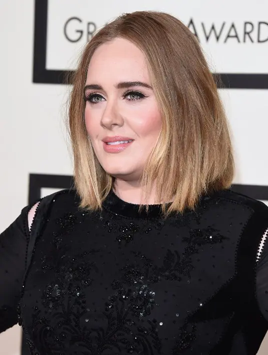 “Adele tentunya akan mengadakan turnya kembali, namun memang tak diadakan dalam waktu dekat. Tak akan terjadi dalam jangka waktu lima sampai tujuh tahun mendatang,” tutur sumber pada Life & Style. (AFP/Bintang.com)