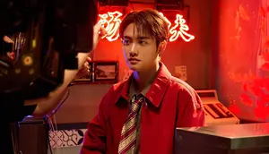 Doh Kyungsoo Tampil Bak Dosen Tampan hingga Suami Idaman