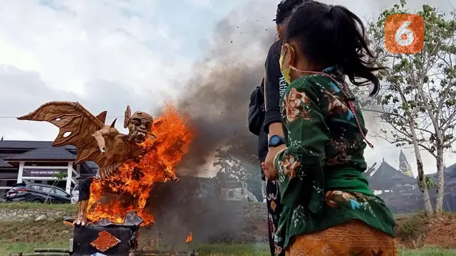 tradisi ogoh-ogoh saat jelang Nyepi tahun 2022 di Kota Palu
