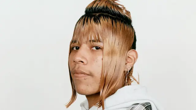 6 Gaya Rambut Berponi Paling Absurd, Enggak Habis Pikir
