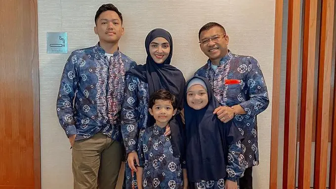 Potret Kompak Keluarga Anang Hermansyah-Ashanty saat Umrah, Didominasi Nuansa Earth Tone