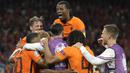 Belanda sukses mengamankan tiga poin pada laga perdana mereka di Grup C Euro 2020 lewat pertandingan sengit melawan Ukraina. De Oranje keluar sebagai juara dengan skor 3-2. (Foto: AP/Pool/Peter Dejong)