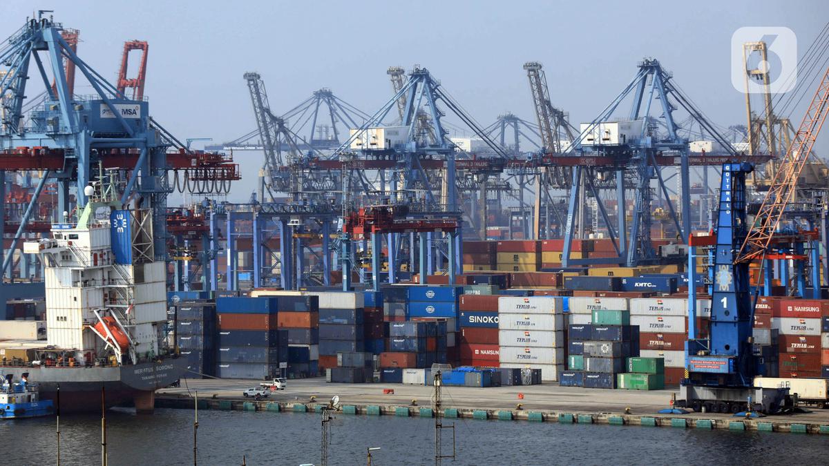 Neraca Dagang Indonesia Diproyeksi Defisit US$ 1 Miliar di Juni 2026