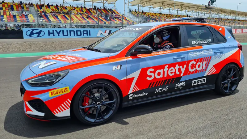 Mobil safety car yang digunakan di WSBK Mandalika 2022