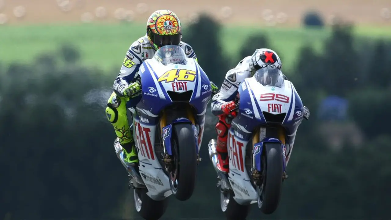 Valentino Rossi dan Jorge Lorenzo. 