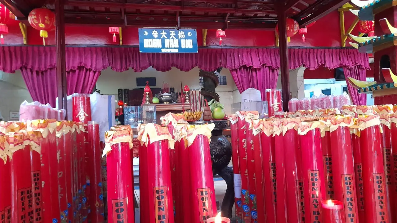 Imlek di Vihara Boen Hay Bio, Serpong, Tangerang Selatan. (Liputan6.com/Pramita Tristiawati)
