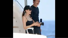Setelah menikah di Prancis, Brad Pitt dan Angelina langsung terbang ke Malta, Senin (15/9/14). (Dailymail)
