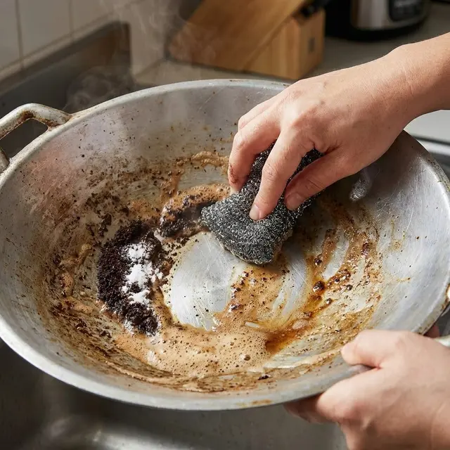 Trik Menghilangkan Bau Tengik di Wajan dengan Bahan Dapur Sederhana