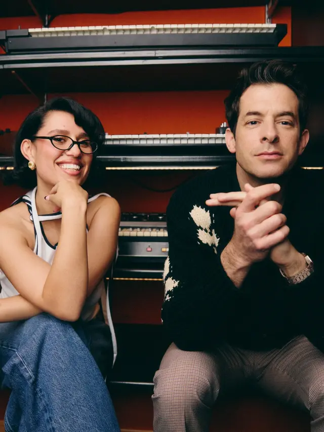 AP Rayakan 150 Tahun dengan RAYE dan Mark Ronson, Saat Musik dan Fashion Berpadu dalam Selebrasi Emosional